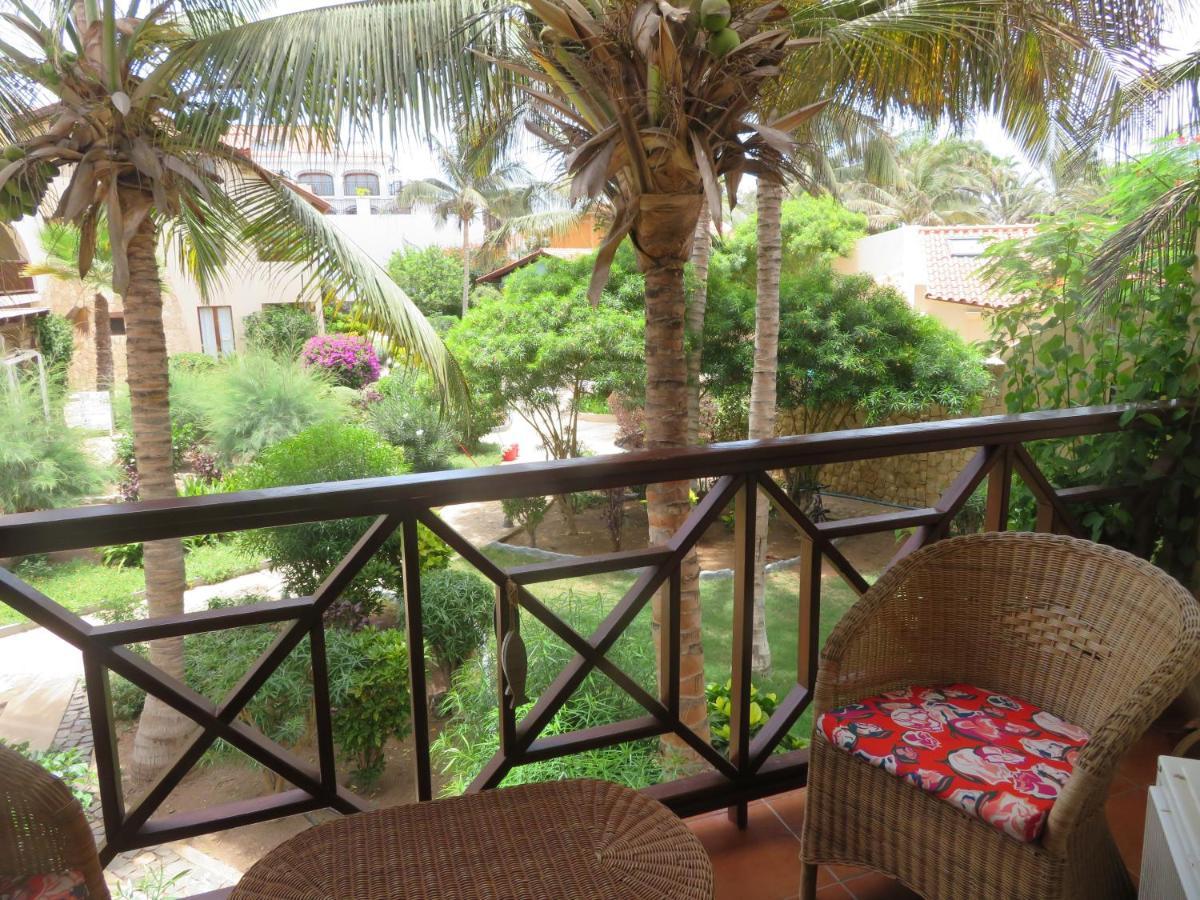 Porto Antigo 2: Beachfront Adults-Only Studio with Pool Apartment Santa Maria Exterior photo