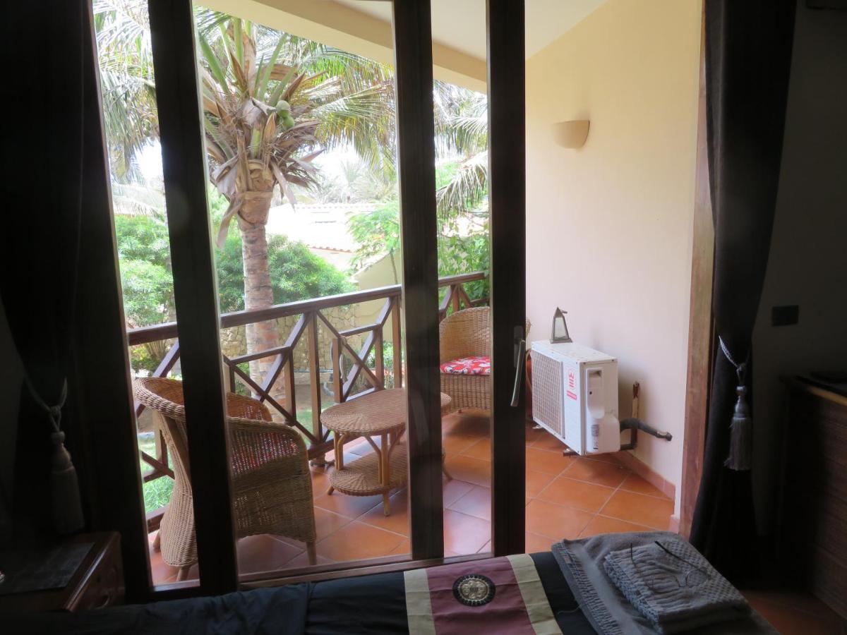 Porto Antigo 2: Beachfront Adults-Only Studio with Pool Apartment Santa Maria Exterior photo