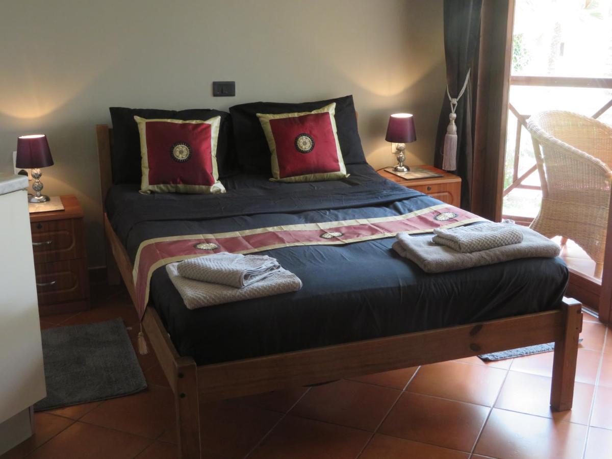 Porto Antigo 2: Beachfront Adults-Only Studio with Pool Apartment Santa Maria Exterior photo