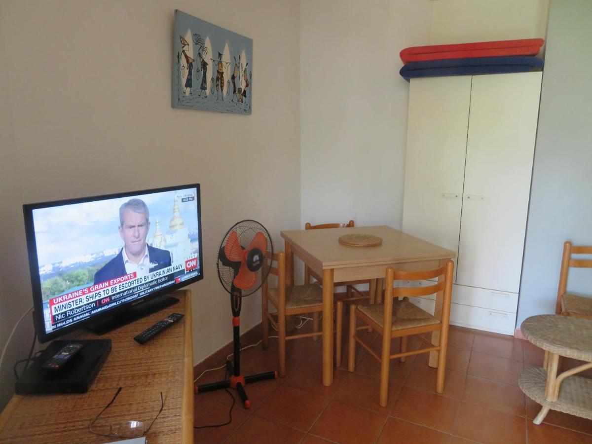 Porto Antigo 2: Beachfront Adults-Only Studio with Pool Apartment Santa Maria Exterior photo