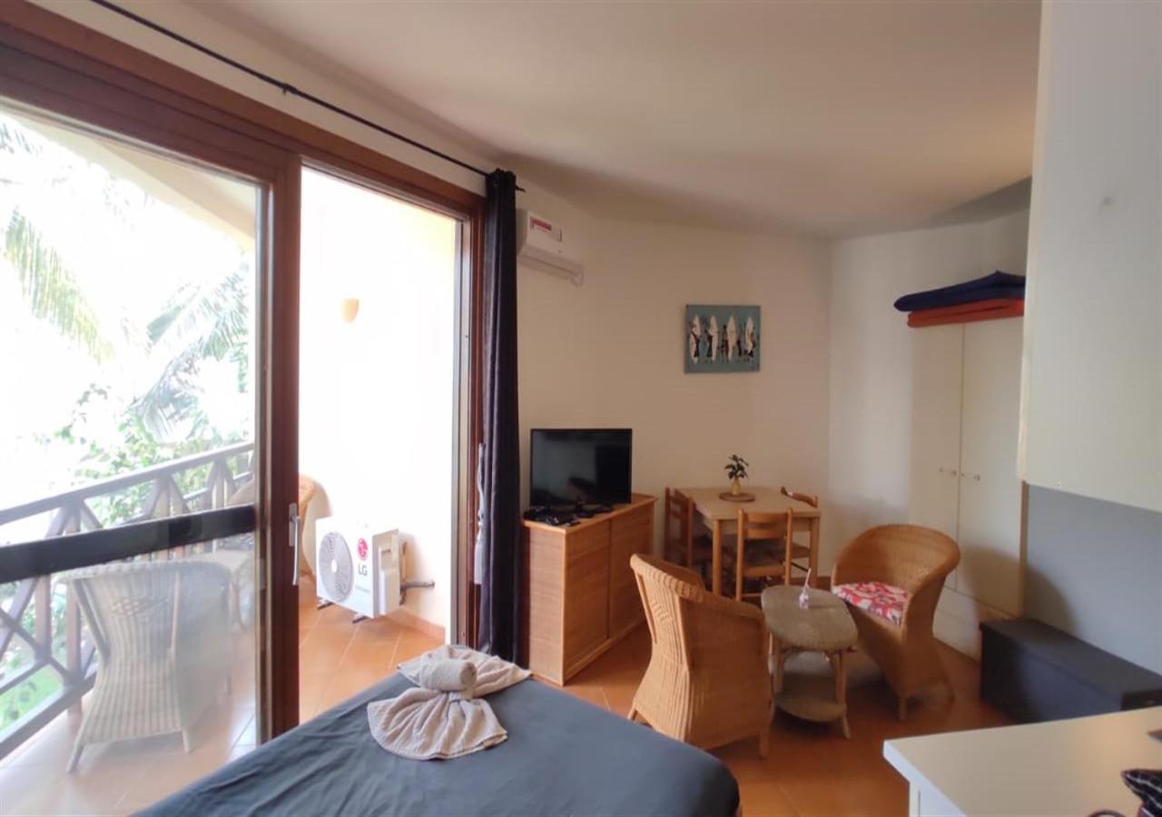 Porto Antigo 2: Beachfront Adults-Only Studio with Pool Apartment Santa Maria Exterior photo