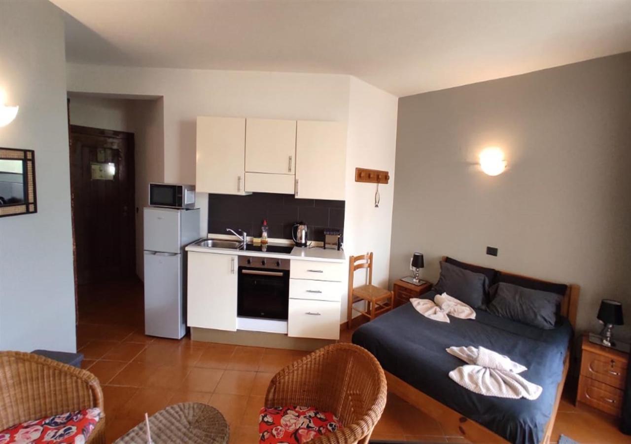 Porto Antigo 2: Beachfront Adults-Only Studio with Pool Apartment Santa Maria Exterior photo
